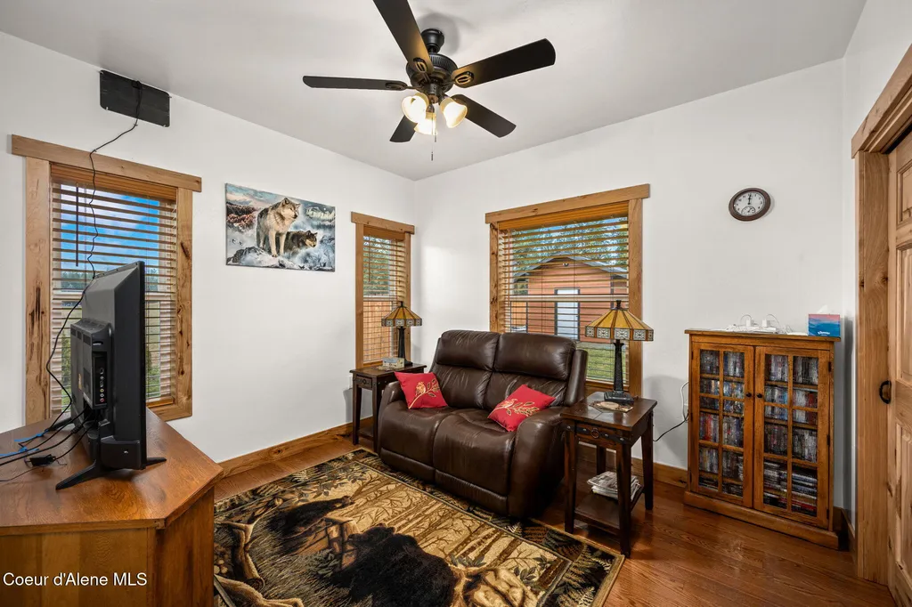 86 Nuthatch Lane Moyie Springs ID 83845