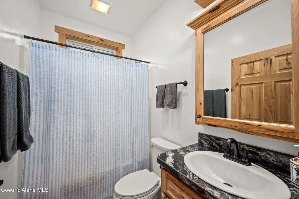 86 Nuthatch Lane Moyie Springs ID 83845