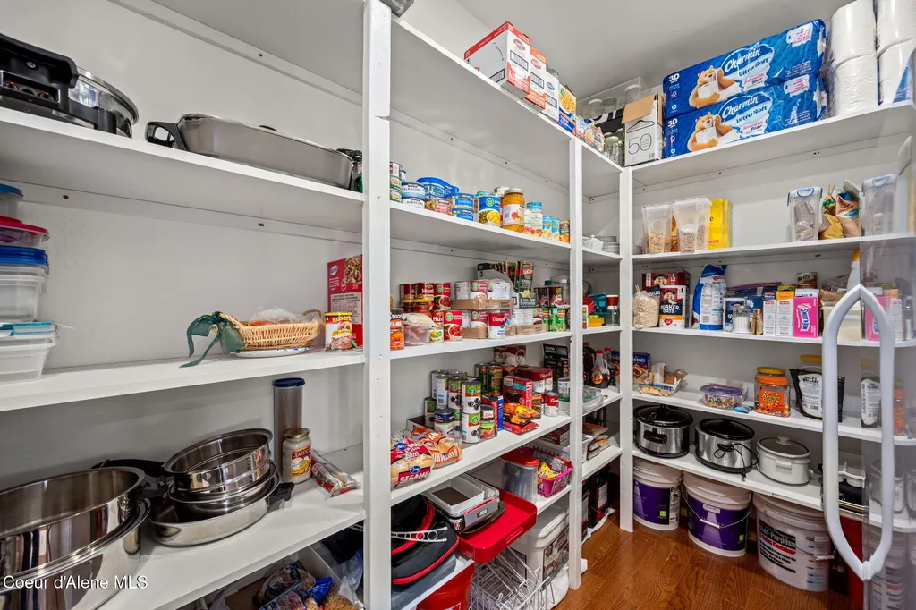 86 Nuthatch Lane Moyie Springs ID 83845