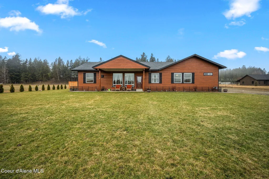 86 Nuthatch Lane Moyie Springs ID 83845