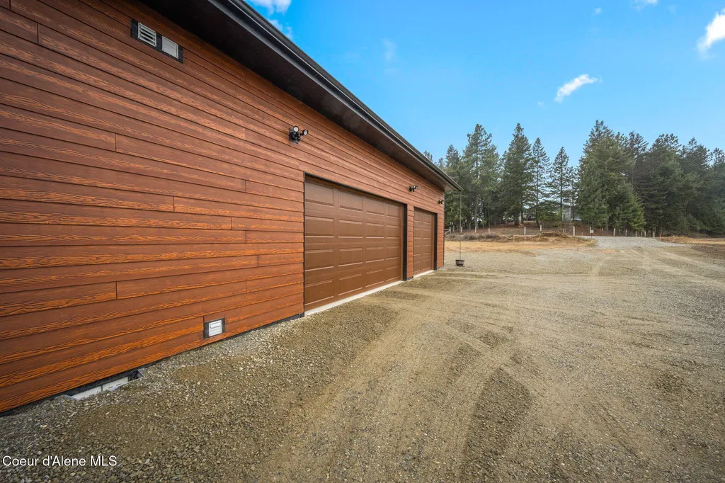 86 Nuthatch Lane Moyie Springs ID 83845