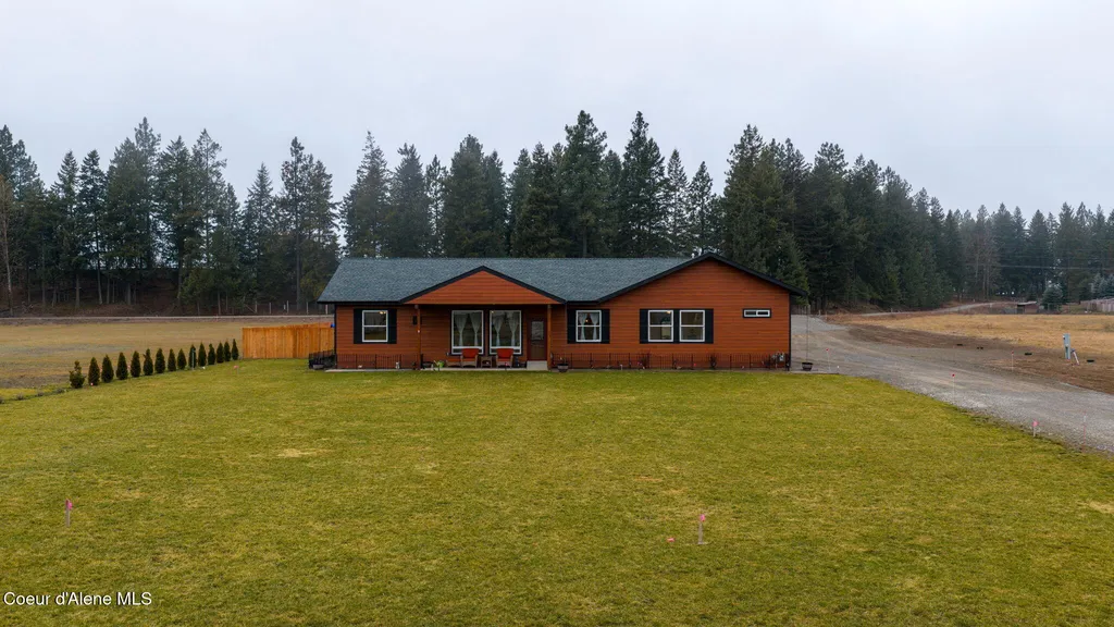 86 Nuthatch Lane Moyie Springs ID 83845