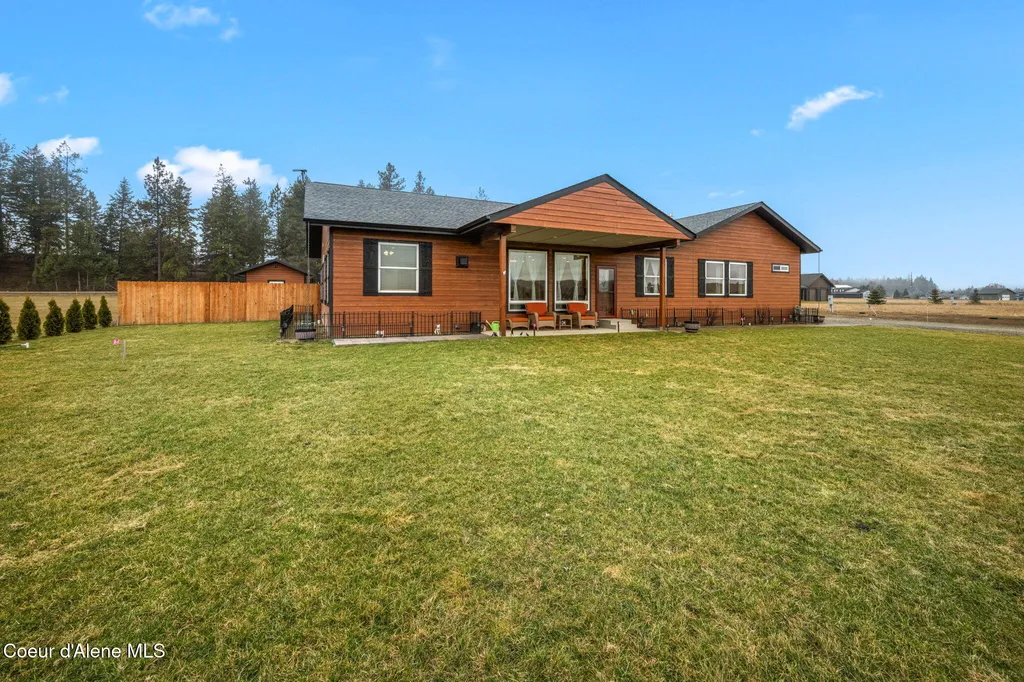 86 Nuthatch Lane Moyie Springs ID 83845