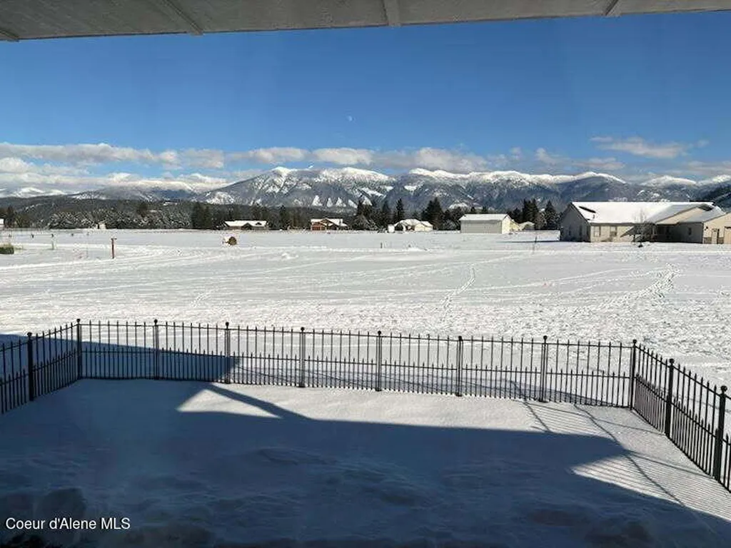 86 Nuthatch Lane Moyie Springs ID 83845