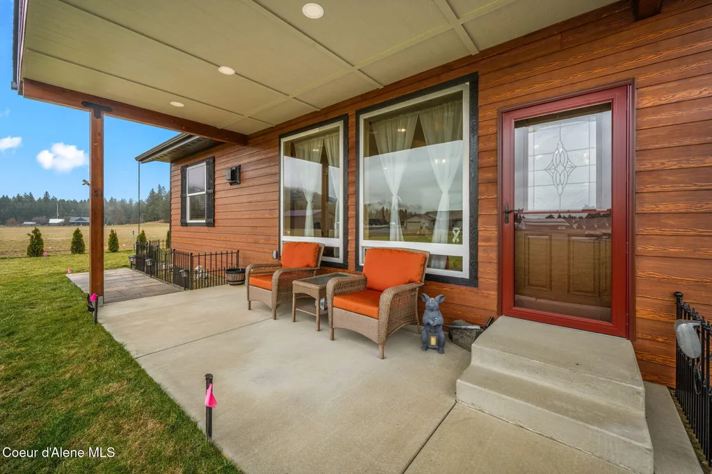 86 Nuthatch Lane Moyie Springs ID 83845