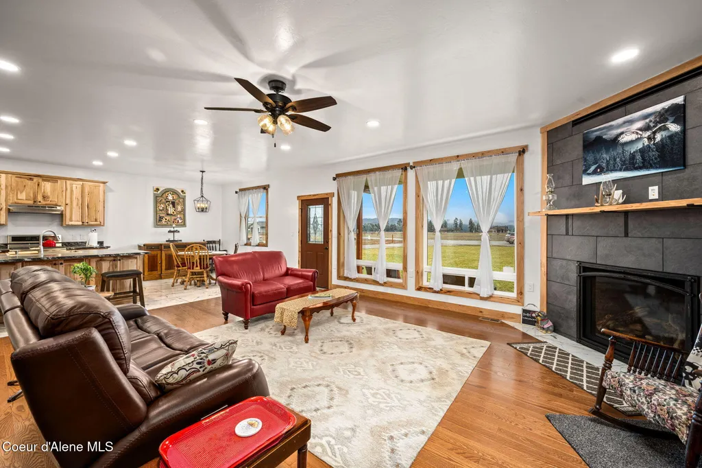 86 Nuthatch Lane Moyie Springs ID 83845