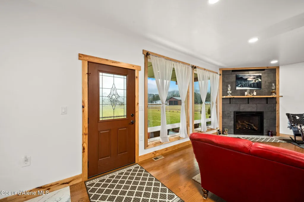 86 Nuthatch Lane Moyie Springs ID 83845