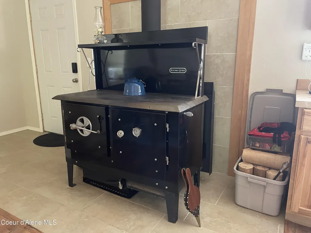 1094 Fortyniner Lane Bonners Ferry ID 83805