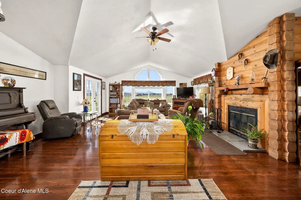 1888 E Shoshone Avenue Athol ID 83801