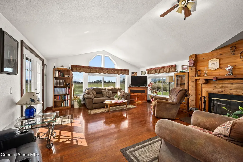 1888 E Shoshone Avenue Athol ID 83801
