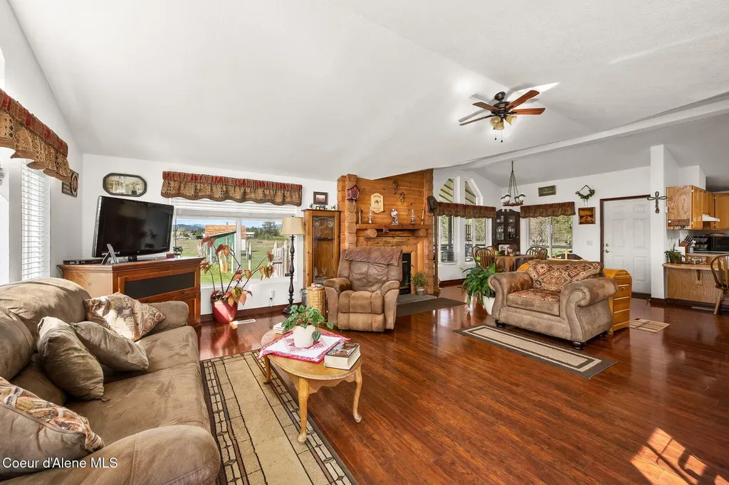 1888 E Shoshone Avenue Athol ID 83801