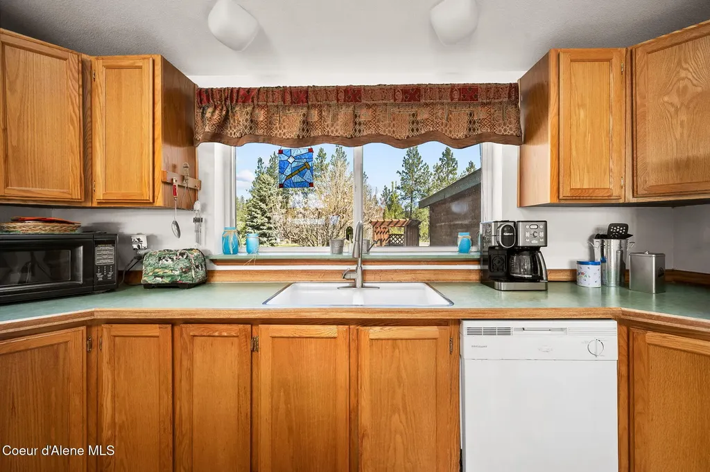 1888 E Shoshone Avenue Athol ID 83801
