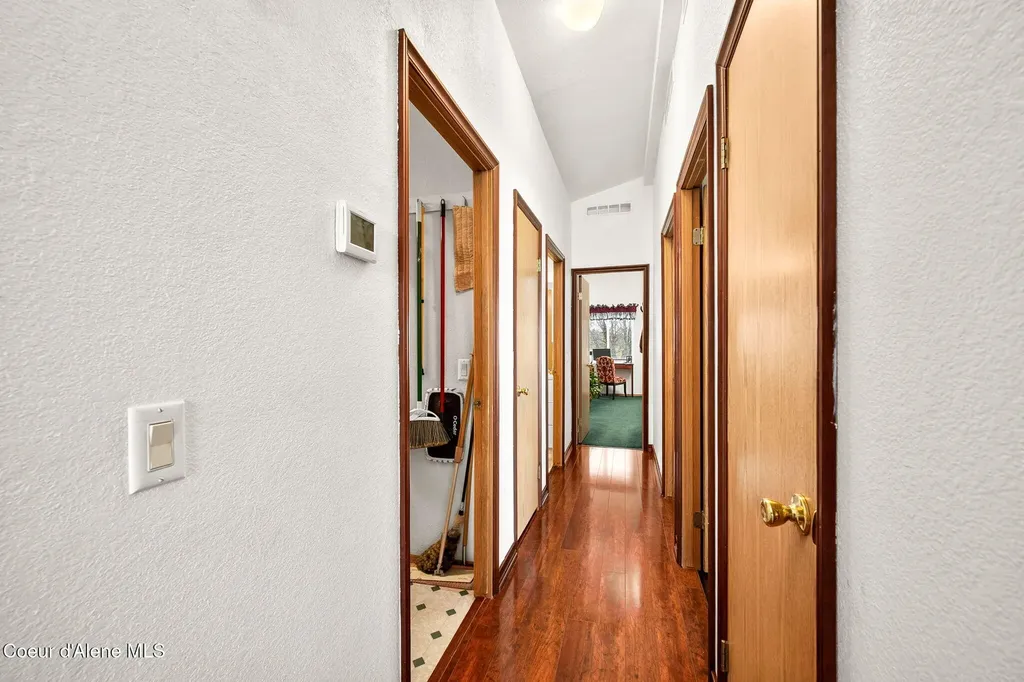 1888 E Shoshone Avenue Athol ID 83801