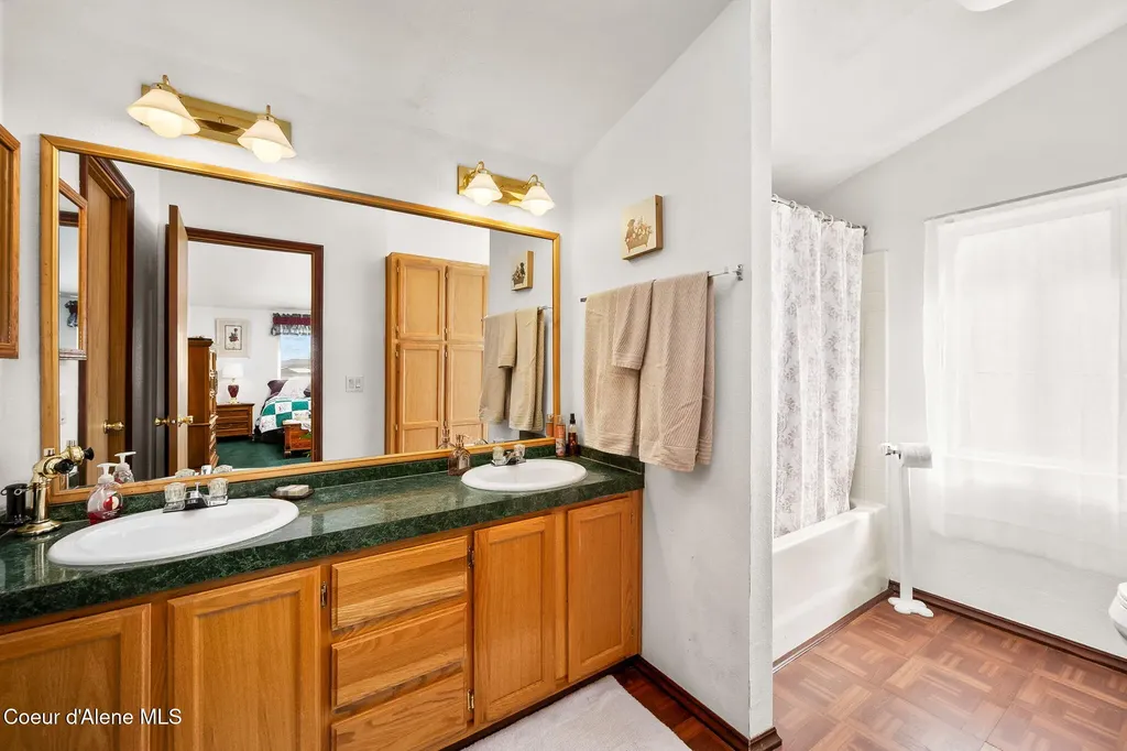 1888 E Shoshone Avenue Athol ID 83801