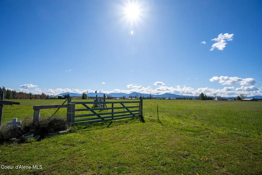 1888 E Shoshone Avenue Athol ID 83801