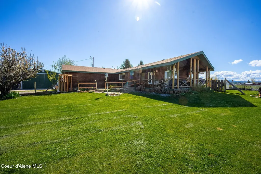 1888 E Shoshone Avenue Athol ID 83801