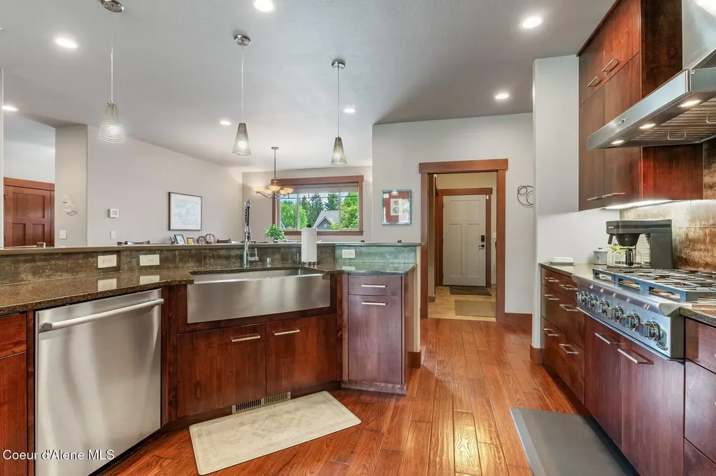 125 Crooked Ear Drive Sandpoint ID 83864