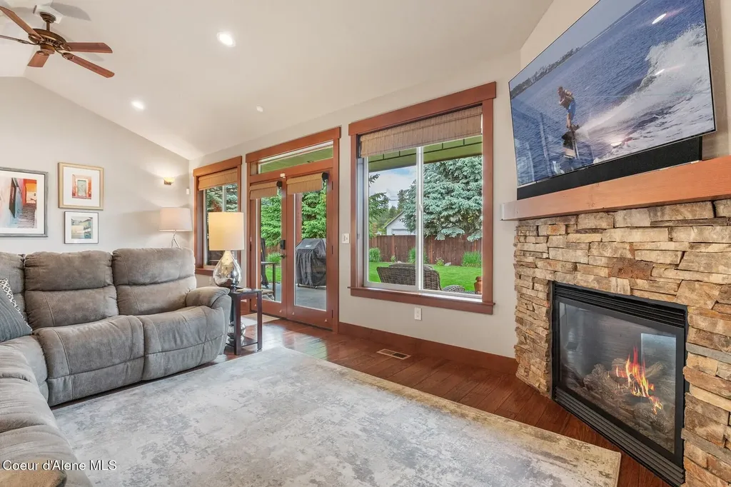 125 Crooked Ear Drive Sandpoint ID 83864