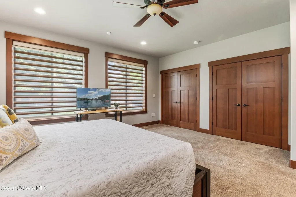 125 Crooked Ear Drive Sandpoint ID 83864