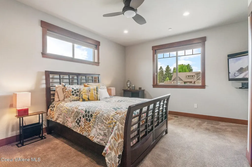125 Crooked Ear Drive Sandpoint ID 83864