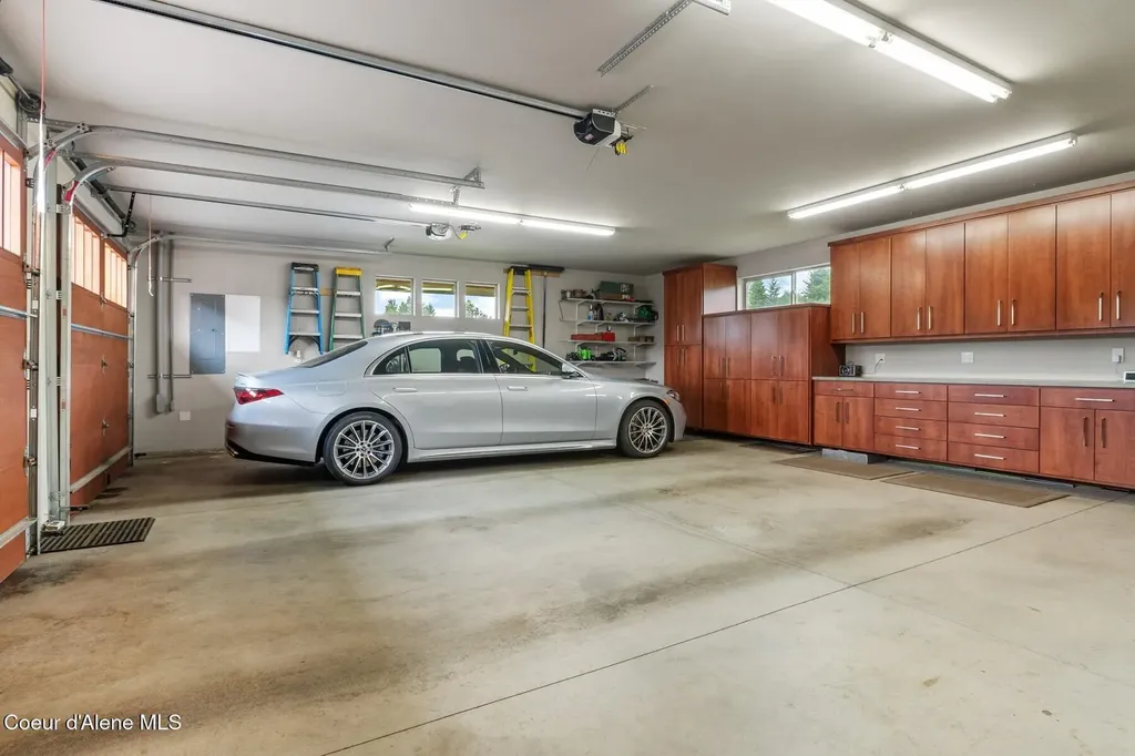 125 Crooked Ear Drive Sandpoint ID 83864