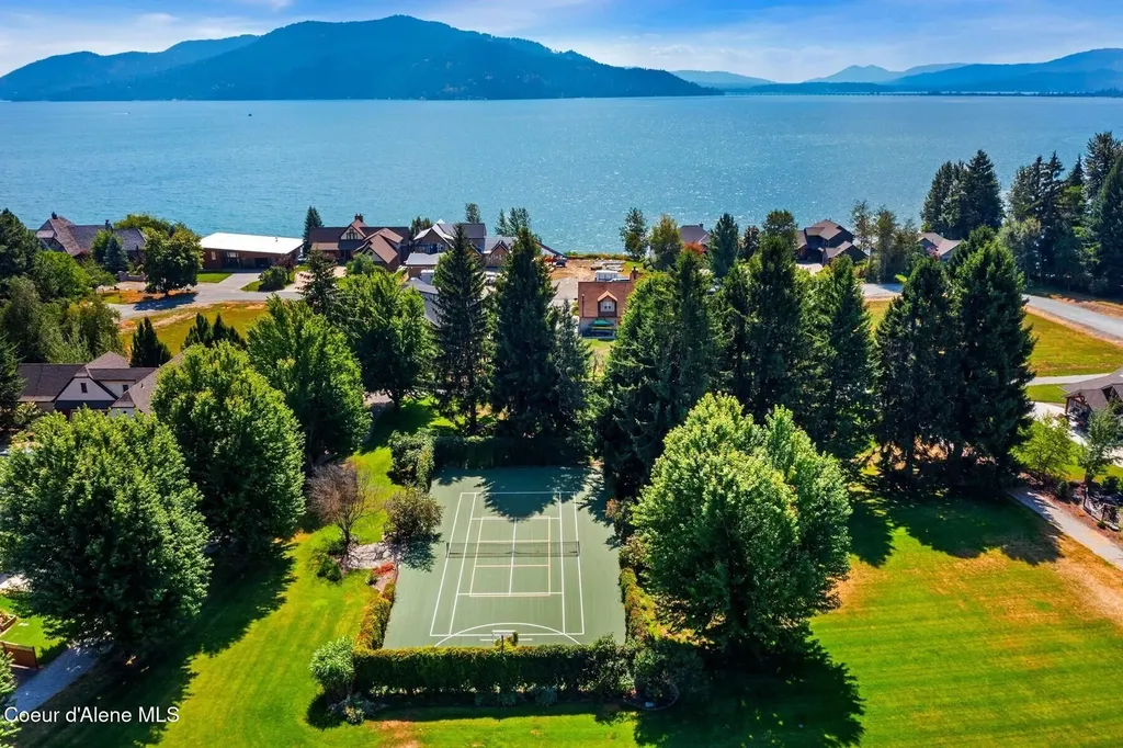 125 Crooked Ear Drive Sandpoint ID 83864