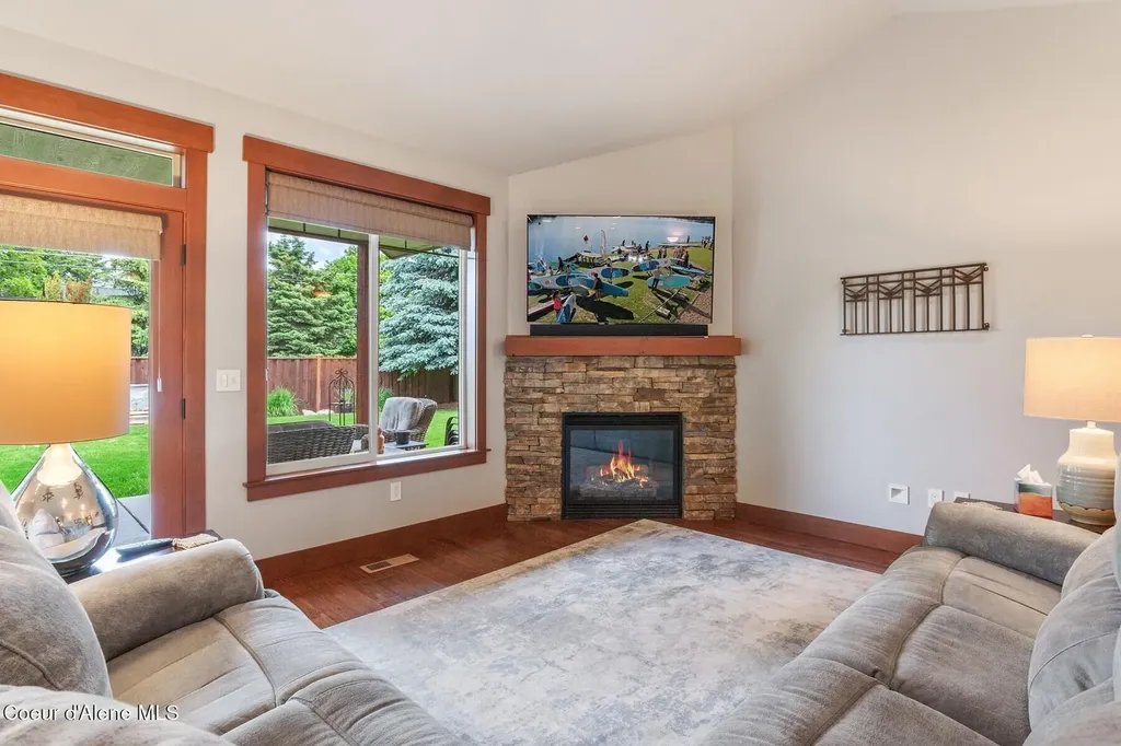 125 Crooked Ear Drive Sandpoint ID 83864