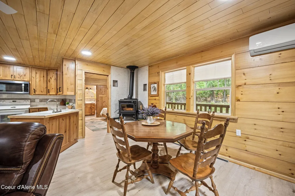 109 E Kamloop Avenue Bayview ID 83803