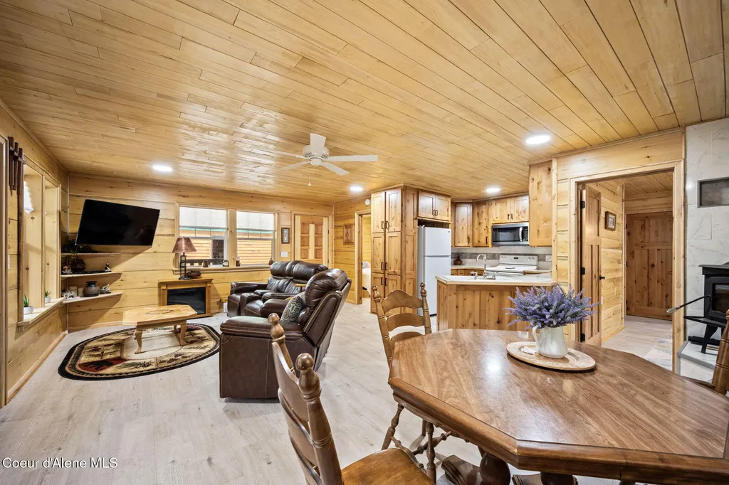 109 E Kamloop Avenue Bayview ID 83803