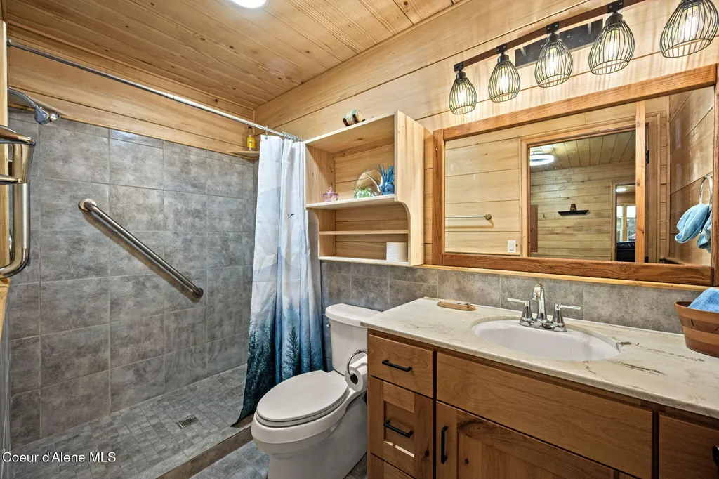 109 E Kamloop Avenue Bayview ID 83803