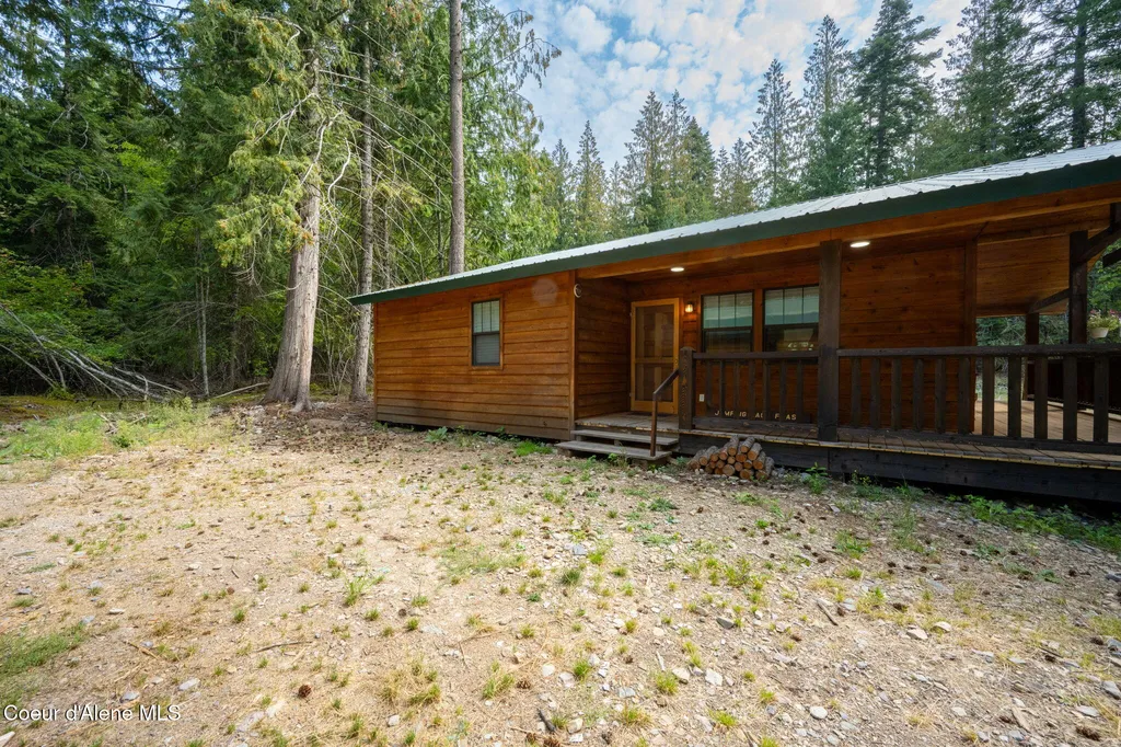 109 E Kamloop Avenue Bayview ID 83803