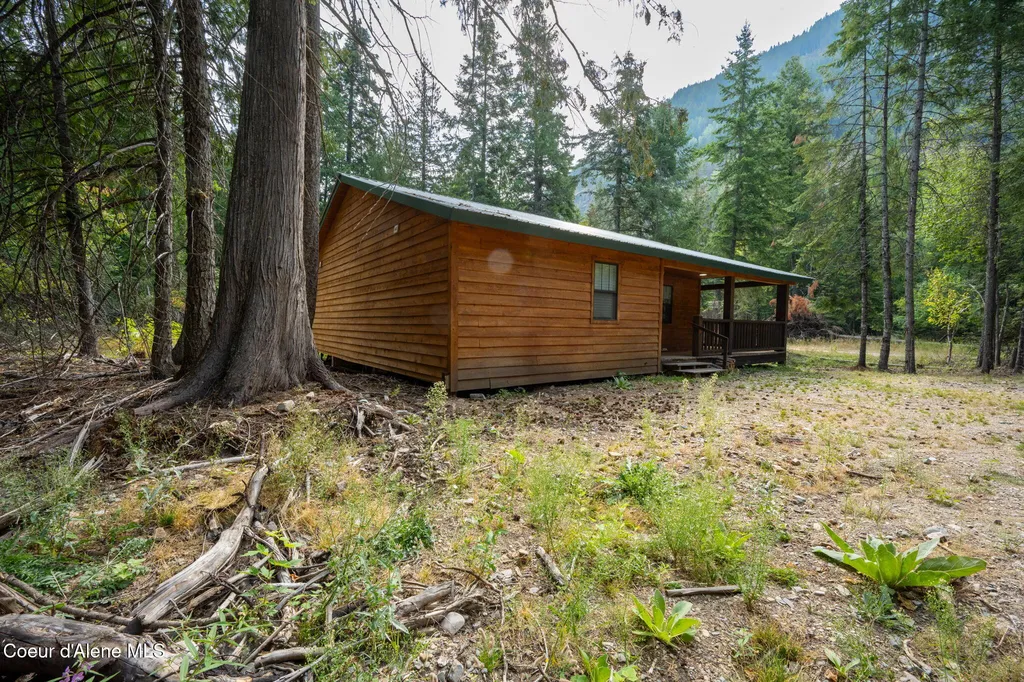 109 E Kamloop Avenue Bayview ID 83803