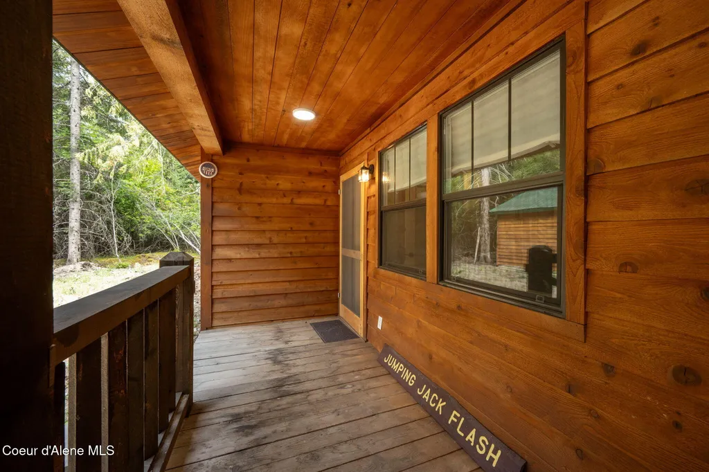 109 E Kamloop Avenue Bayview ID 83803