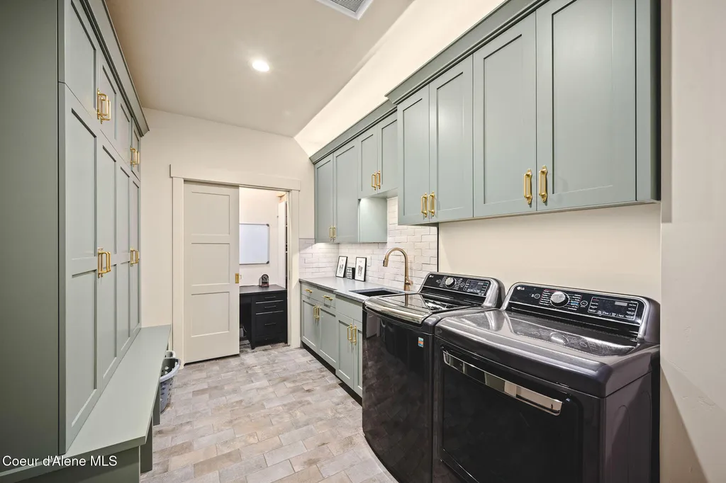 6520 N Colfax Street Dalton Gardens ID 83815