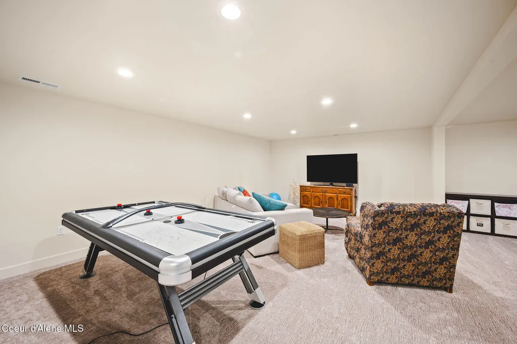 6520 N Colfax Street Dalton Gardens ID 83815