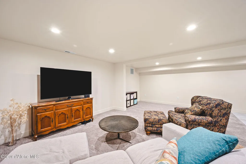 6520 N Colfax Street Dalton Gardens ID 83815
