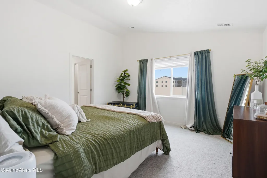16161 N Hadley Loop Rathdrum ID 83858