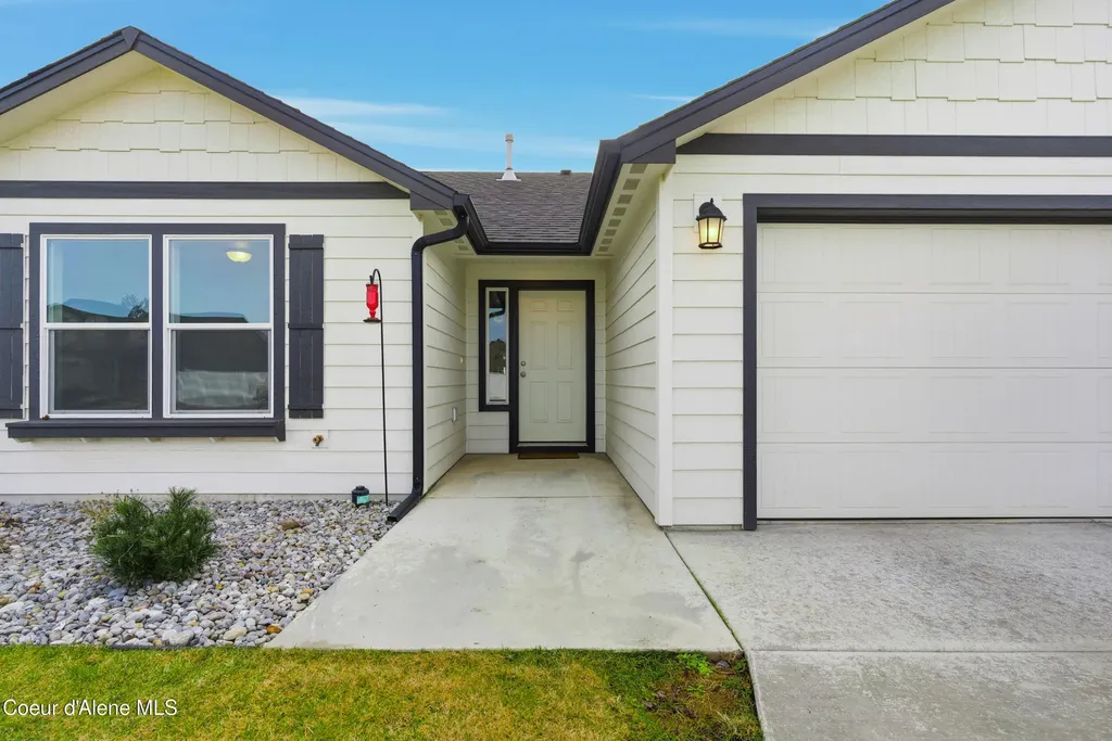 16161 N Hadley Loop Rathdrum ID 83858