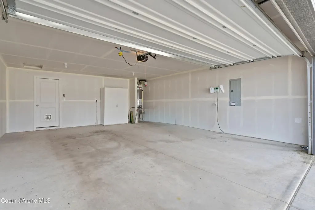 16161 N Hadley Loop Rathdrum ID 83858