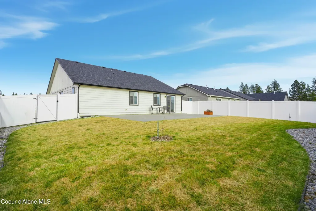 16161 N Hadley Loop Rathdrum ID 83858