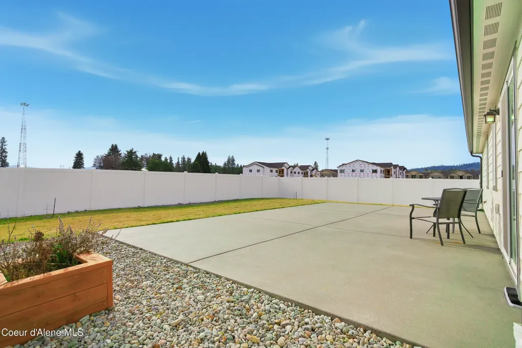 16161 N Hadley Loop Rathdrum ID 83858