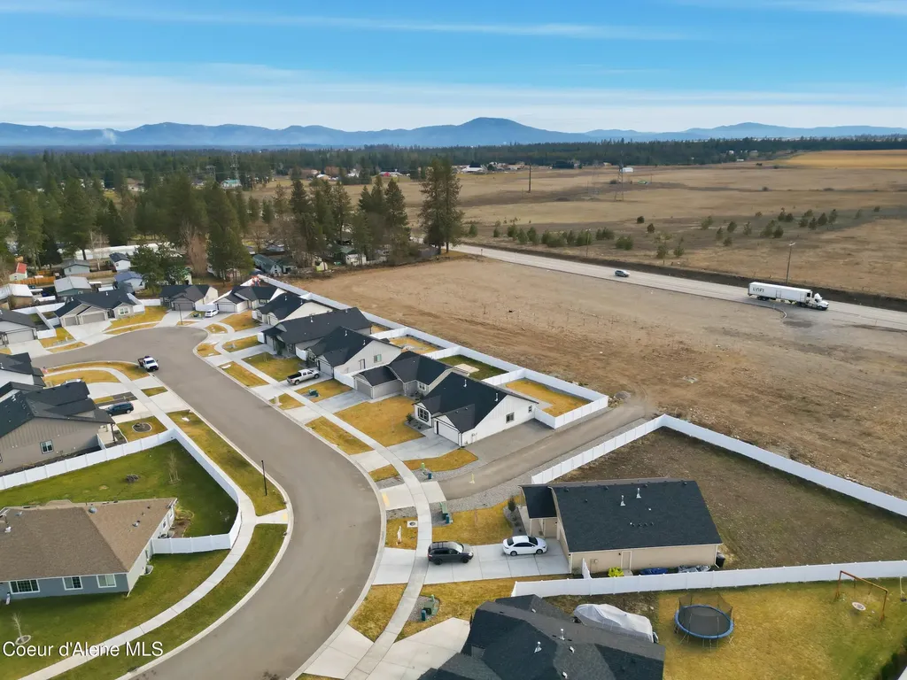 16161 N Hadley Loop Rathdrum ID 83858