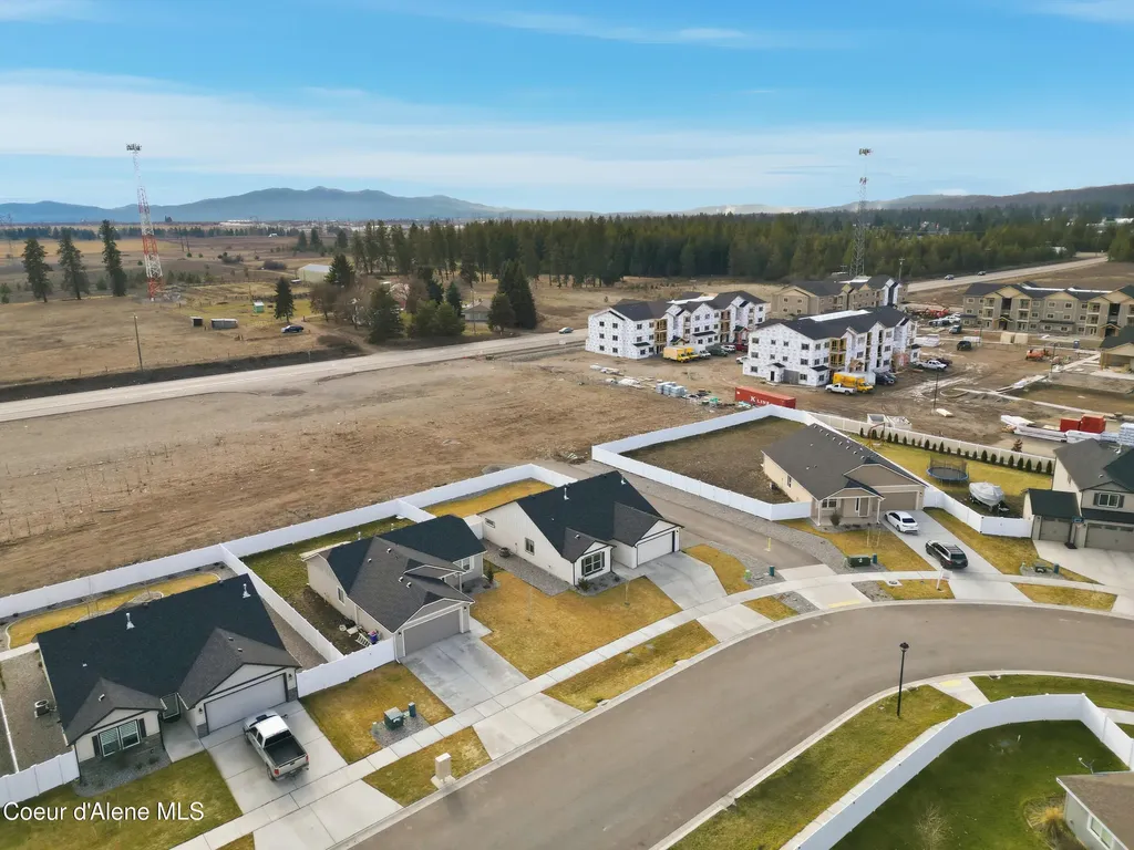 16161 N Hadley Loop Rathdrum ID 83858