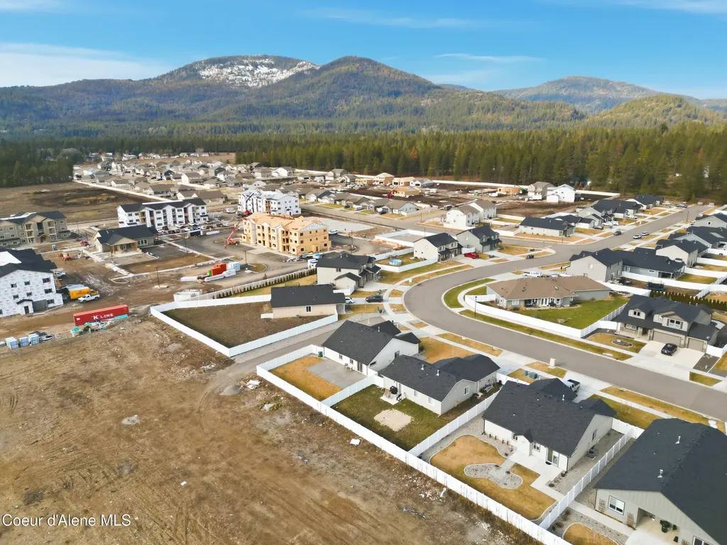 16161 N Hadley Loop Rathdrum ID 83858