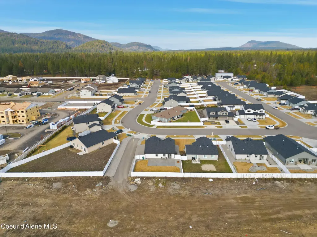 16161 N Hadley Loop Rathdrum ID 83858
