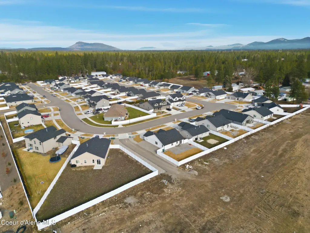 16161 N Hadley Loop Rathdrum ID 83858