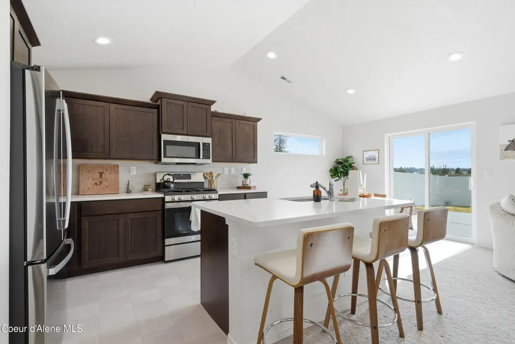 16161 N Hadley Loop Rathdrum ID 83858