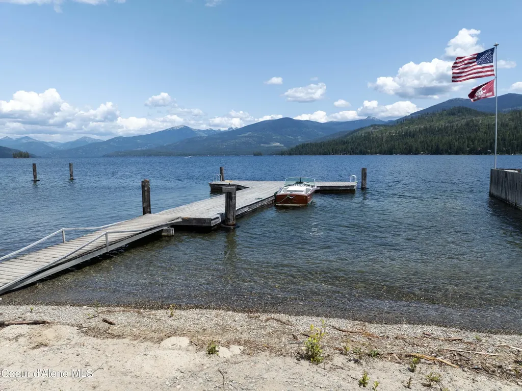 733 Hagman Road Nordman ID 83848