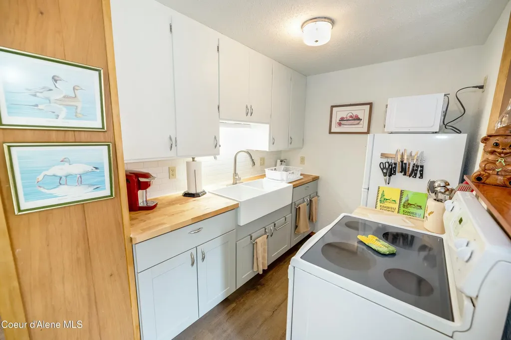 733 Hagman Road Nordman ID 83848
