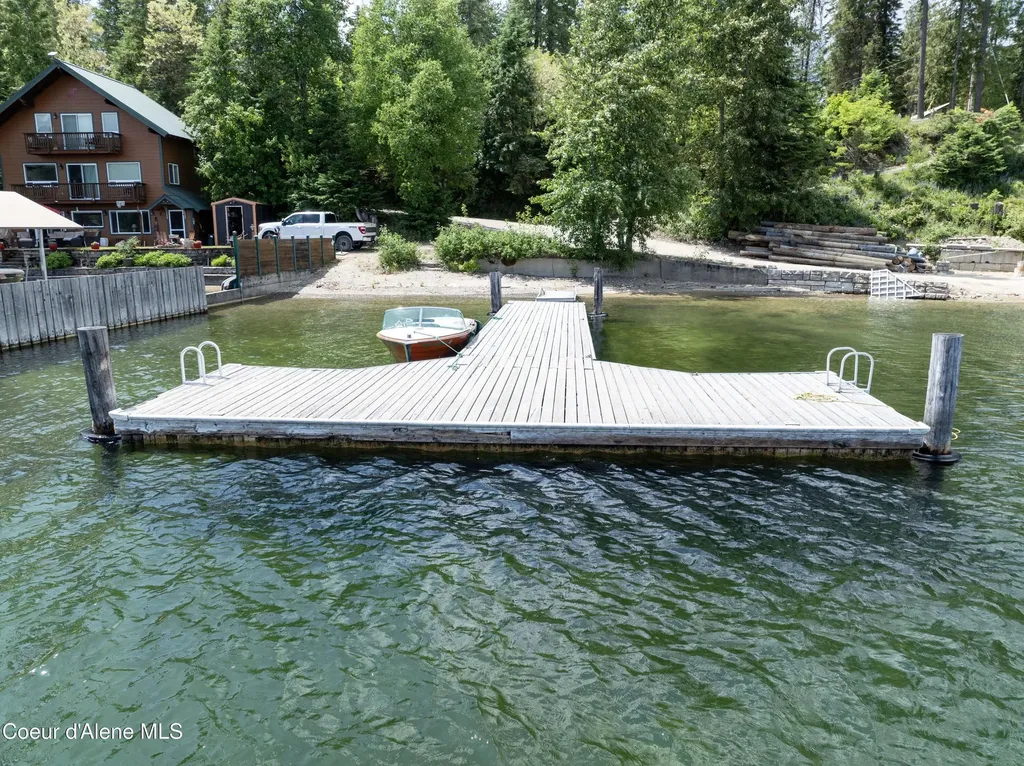 733 Hagman Road Nordman ID 83848